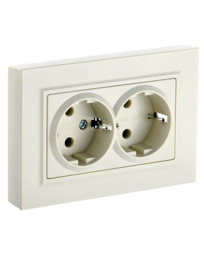 Розетка 2-местная с з/к РСш12-3-БрКр бежевый BRITE (BR-R24-16-K10-F). Розетка с заземлением с защитными шторками в сборе. IEK в Химках